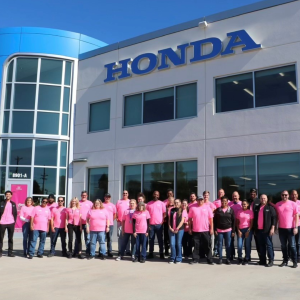 hendrick-honda-pinkshirts